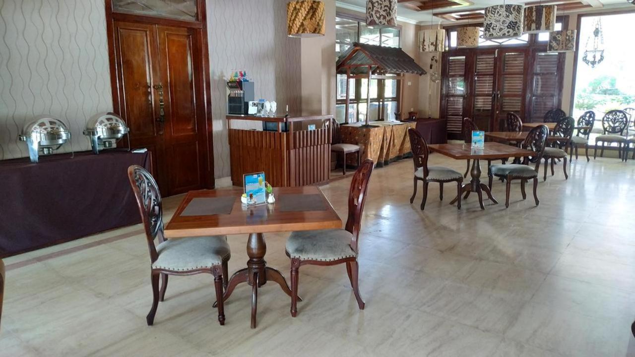 Mexolie Hotel Kebumen Exterior foto
