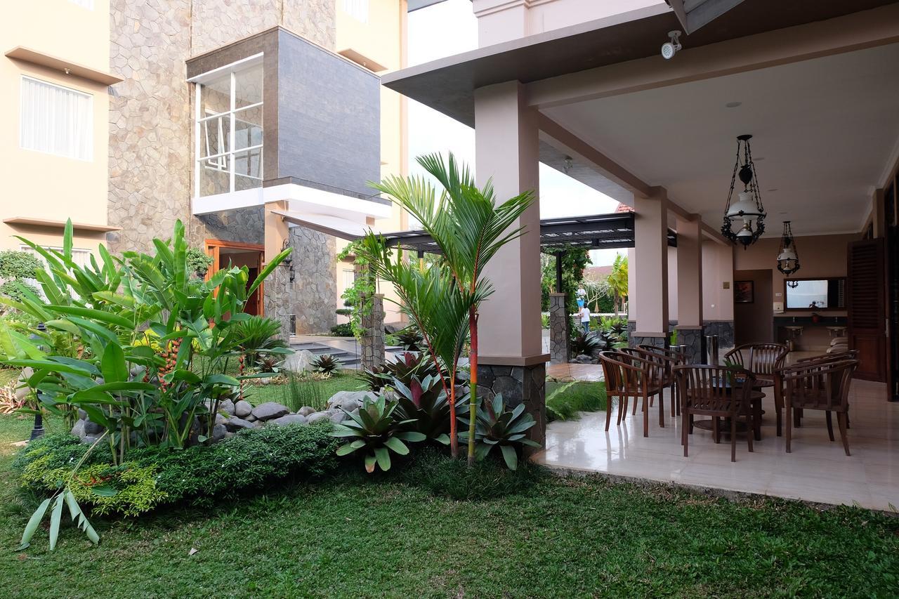 Mexolie Hotel Kebumen Exterior foto